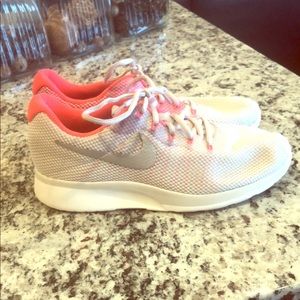 Women’s Nike shoes